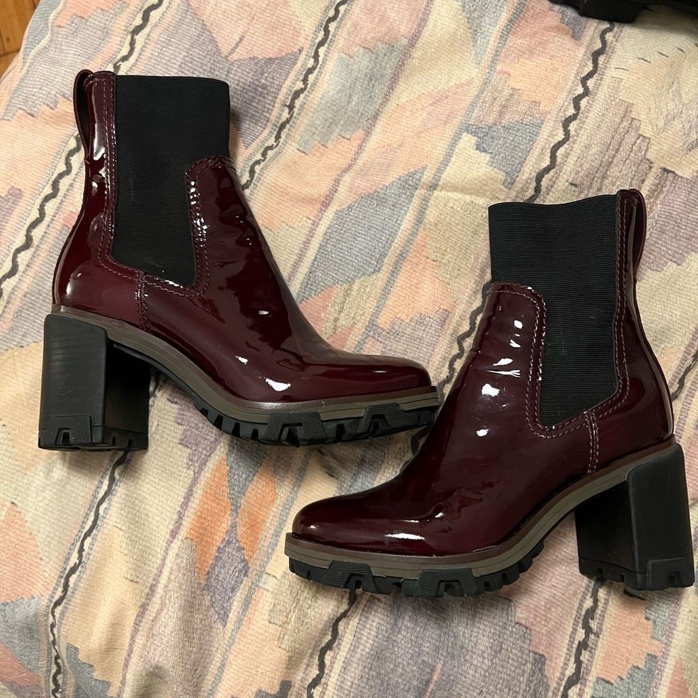 Never worn rag and bone Shiloh boots in maroon patent leather